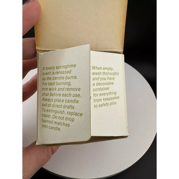 Vintage Avon Collectibles - Hearts and Flowers Candle - Picture 5 of 5